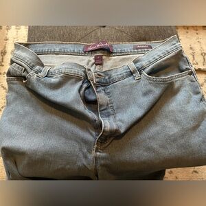 Gloria Vanderbilt women’s Amanda jeans